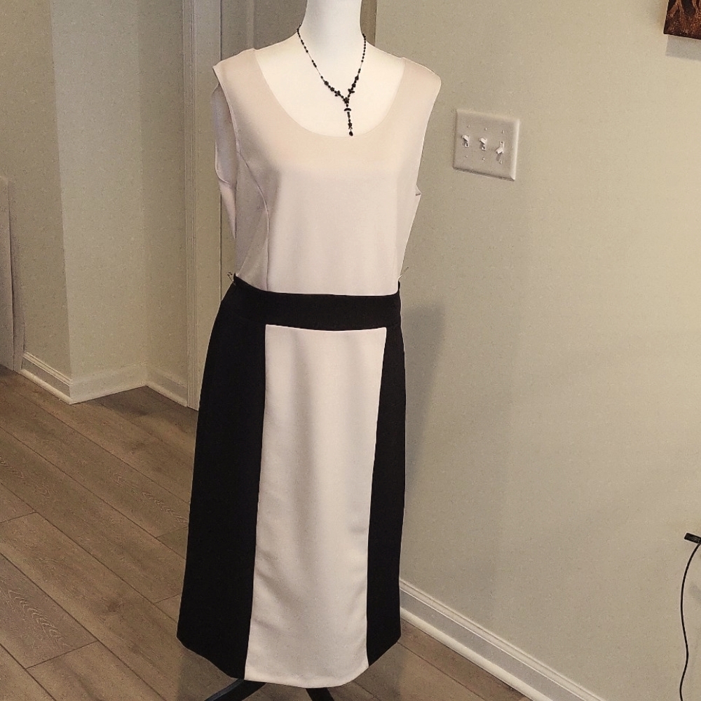 Black & White Geometric Dress - Size 14